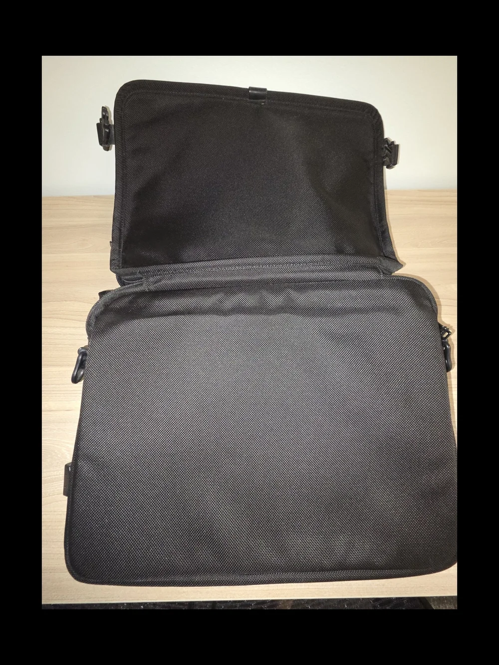 Tumi Black Men's Briefcase Laptop Bag with Leather Accents